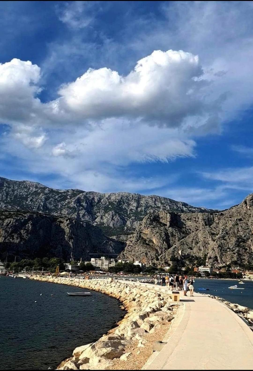 Apartmani Branko Vojnovic Omiš Exterior foto