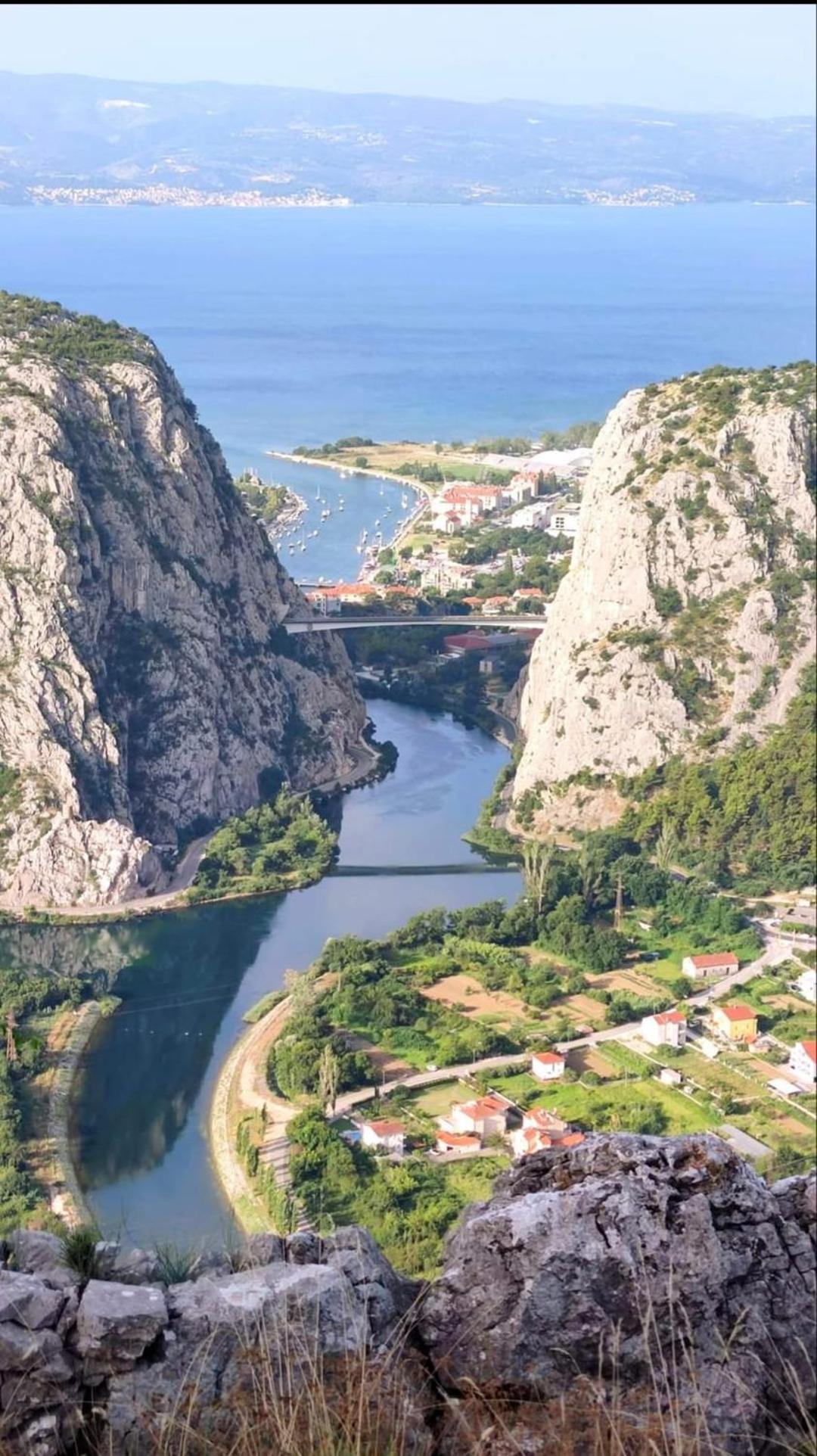 Apartmani Branko Vojnovic Omiš Exterior foto