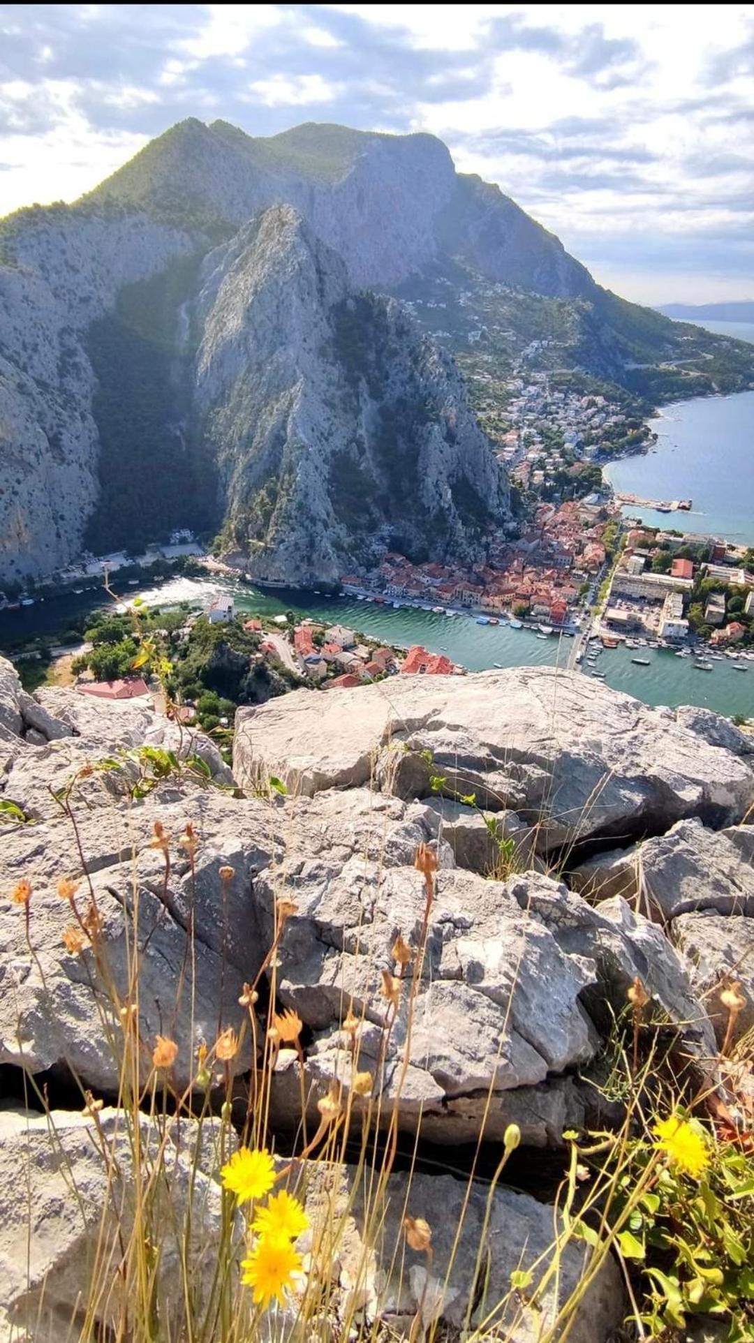 Apartmani Branko Vojnovic Omiš Exterior foto