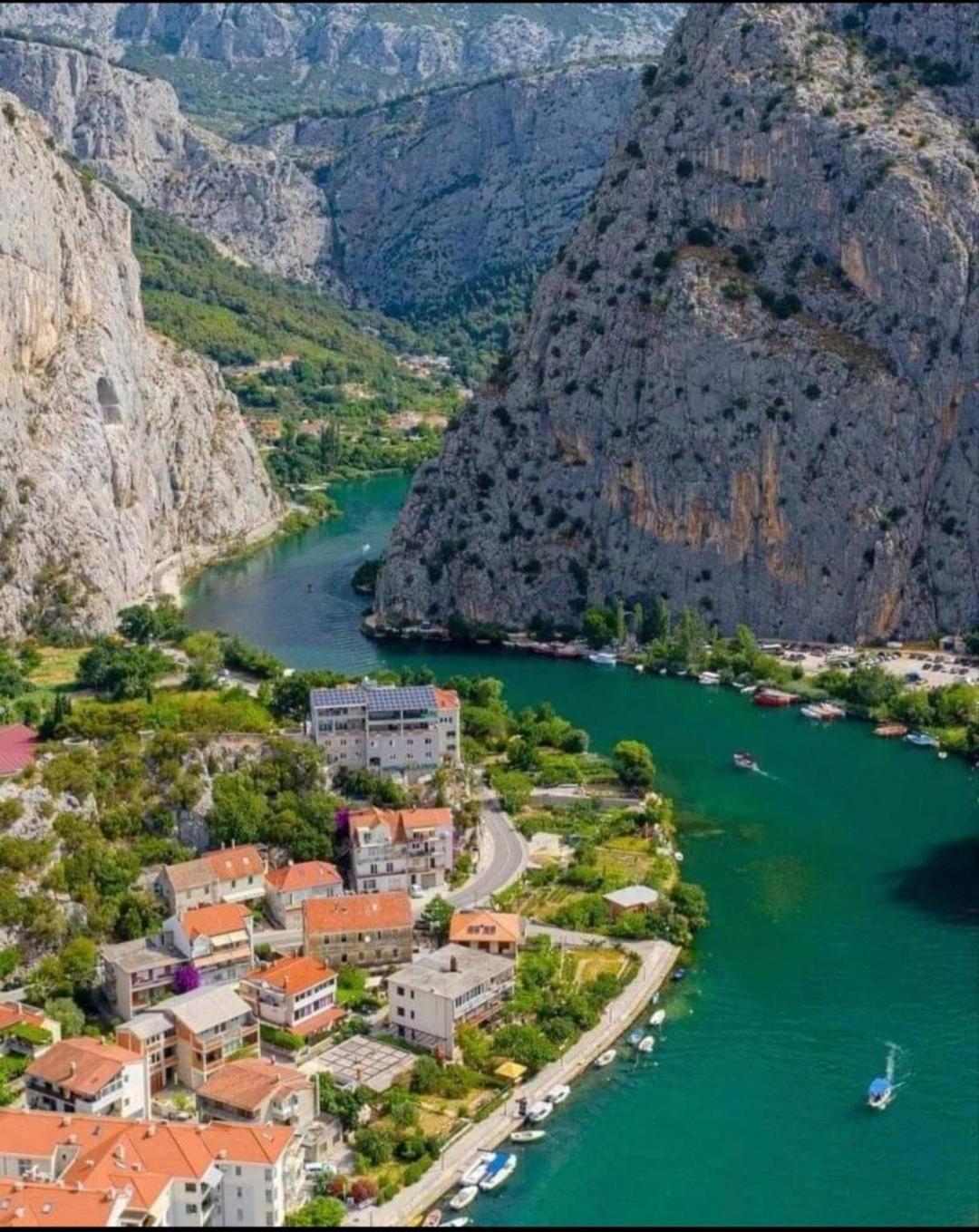 Apartmani Branko Vojnovic Omiš Habitación foto