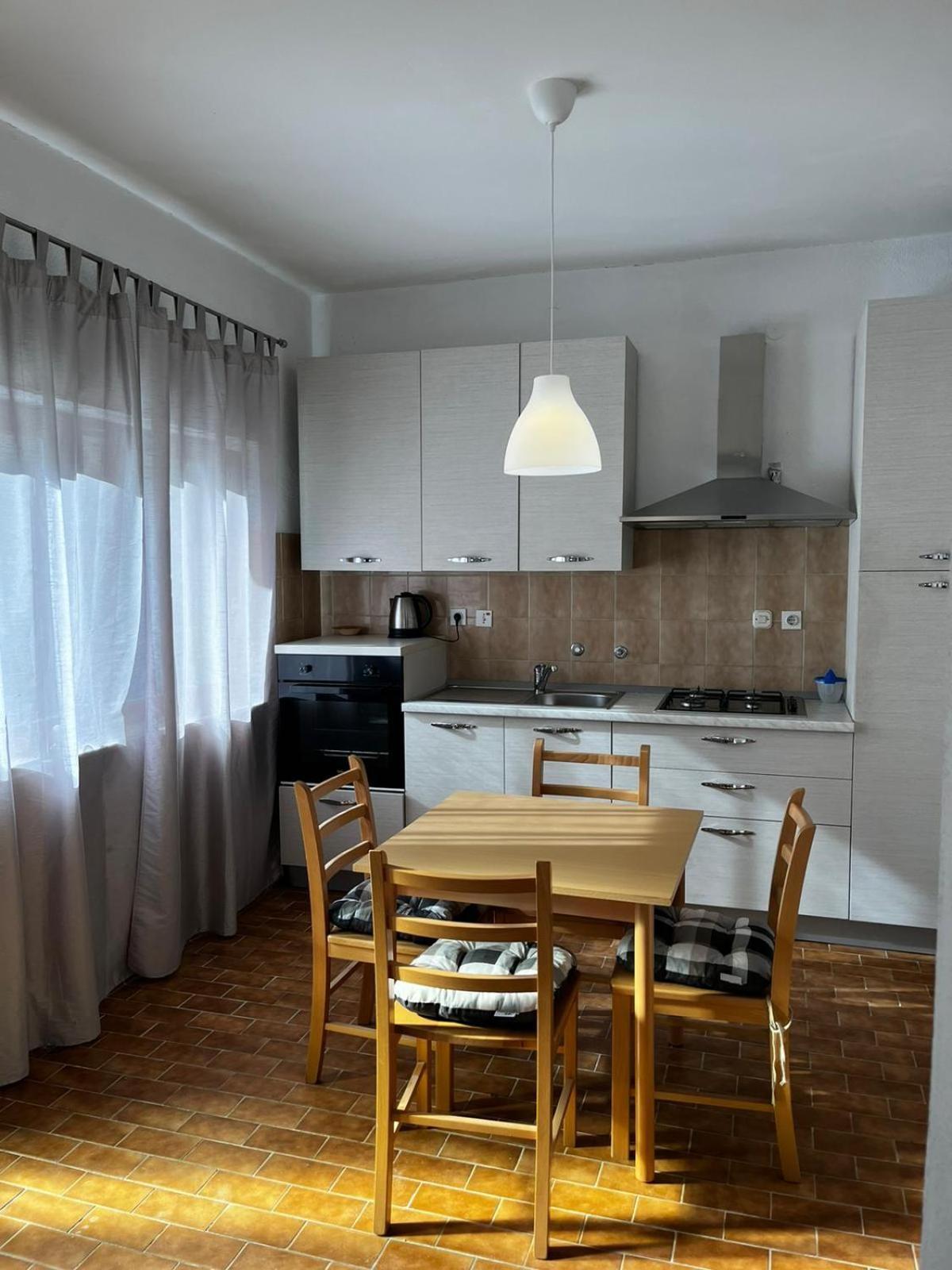 Apartmani Branko Vojnovic Omiš Habitación foto