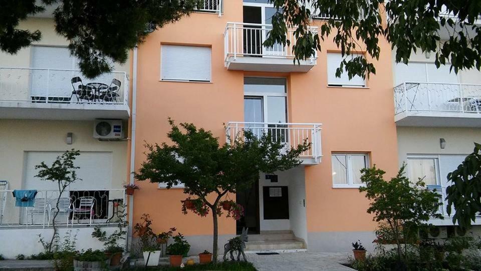 Apartmani Branko Vojnovic Omiš Exterior foto