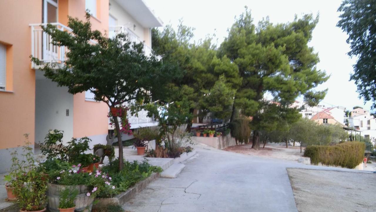 Apartmani Branko Vojnovic Omiš Exterior foto
